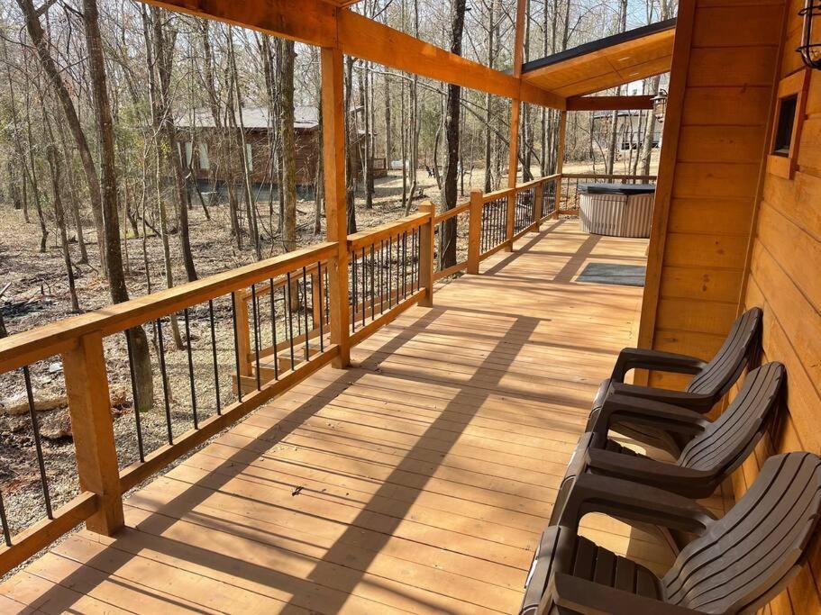 The Big Tex Luxury Cabin Is Epic Броукън Боу Екстериор снимка
