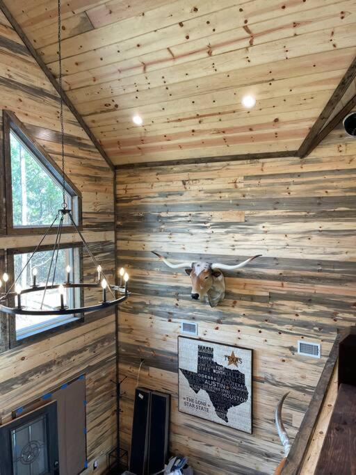 The Big Tex Luxury Cabin Is Epic Броукън Боу Екстериор снимка