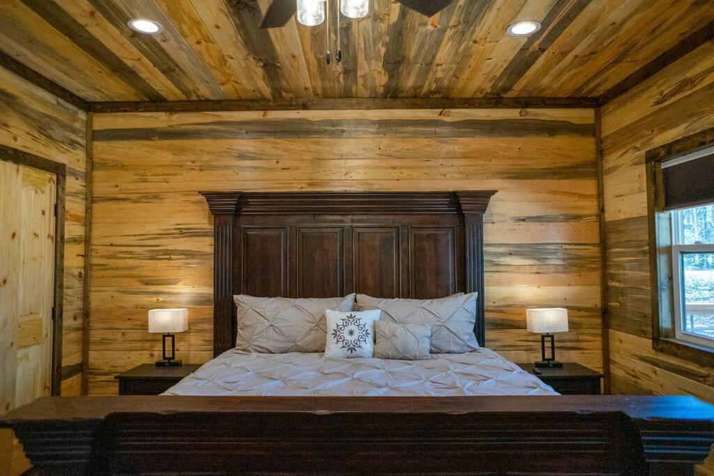The Big Tex Luxury Cabin Is Epic Броукън Боу Екстериор снимка