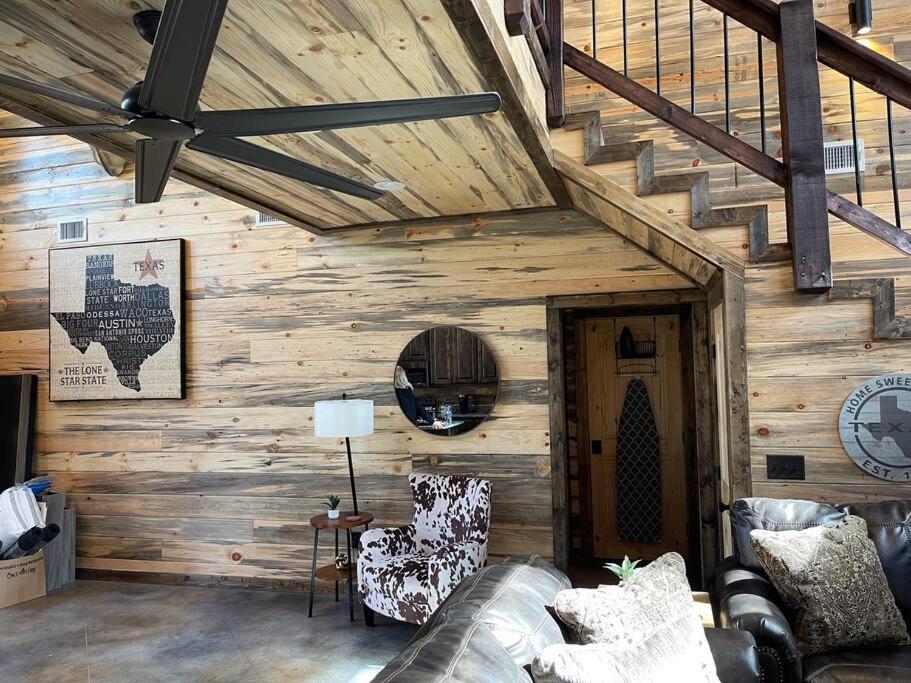 The Big Tex Luxury Cabin Is Epic Броукън Боу Екстериор снимка